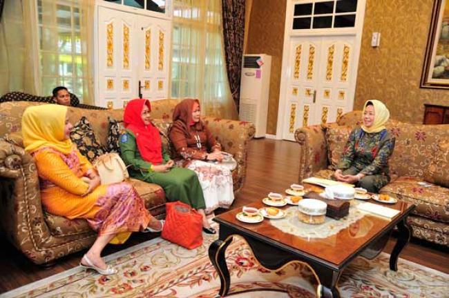 Audiensi Pengurus Dharma Wanita Prov Riau