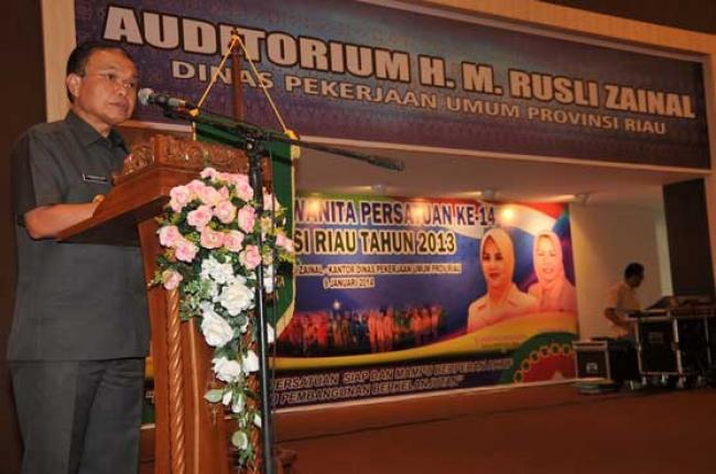 Pj Gubri Hadiri Peringatan HUT Dharma Wanita ke 14 Prov Riau