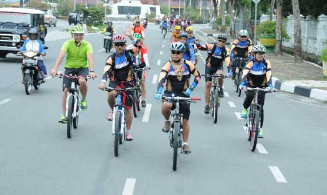 Pj Gubri Bersepeda keliling Pekanbaru 42 km