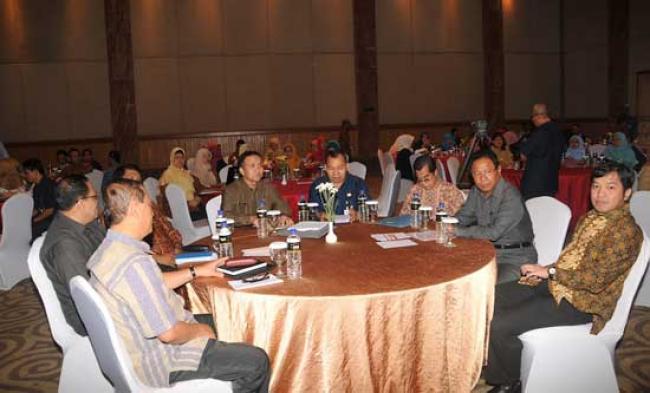 Seminar Grand Design Pembangunan Kependudukan Prov Riau 2010-2035