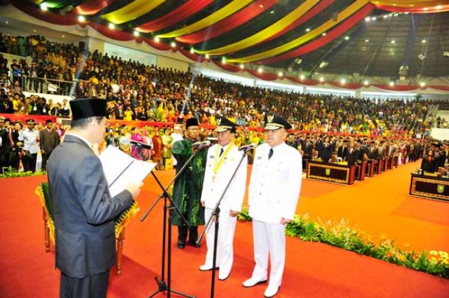 Pelantikan Gubernur dan Wakil Gubernur Riau Periode 2014-2019