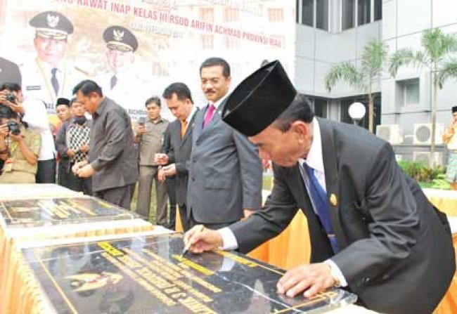Peresmian Gedung Rawat inap Kelas III dan Klinik 3 R (Reduce, Reuse, Recycle)