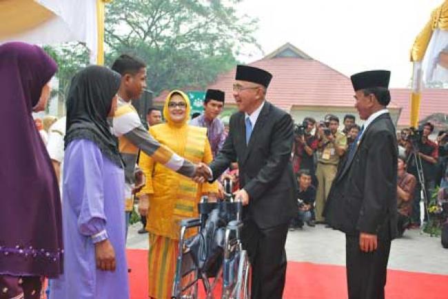 Peresmian Gedung Rawat inap Kelas III dan Klinik 3 R (Reduce, Reuse, Recycle)