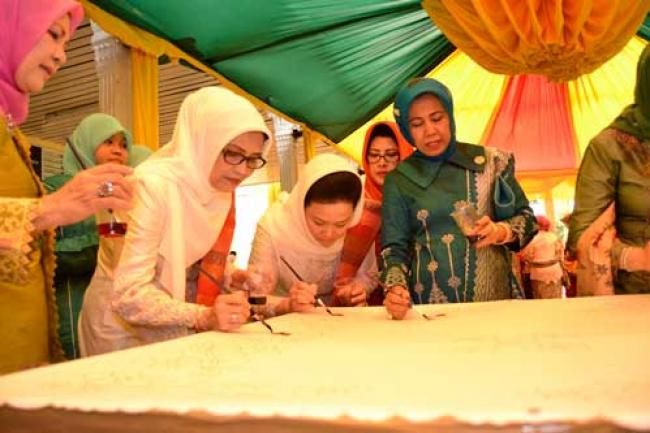 Kunjungan ke Dekranasda Prov Riau