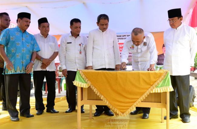 Gubri Resmikan UPT Dinas Tenaga Kerja & Transmigrasi