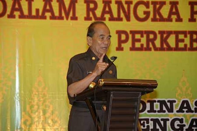 Seminar Kelembagaan Asosiasi Petani Perkebunan di Hotel Pangeran