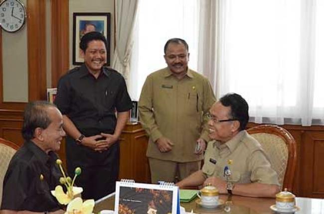 Pertemuan Gubri dengan Dirjen Otda
