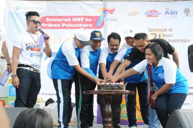 Jalan Santai sempena HUT Ke 7 Tribun Pekanbaru