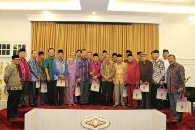 Ramah Tamah Gubri dengan Tokoh Masyarakat