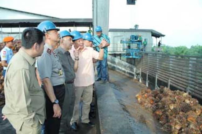 Wagubri tinjau Pengolahan sawit dan biogas
