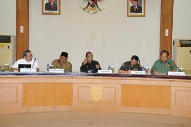 Gubri didampingi Sekda Prov pimpin Rapat Persiapan MTQ Nasional di Batam