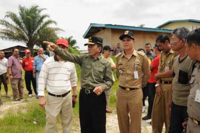 Gubri Tinjau Progres Pembangunan Jembatan Siak IV