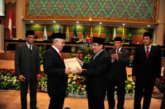 Paripurna LHP BPK RI Perwakilan Riau Kepada Pemprov Riau