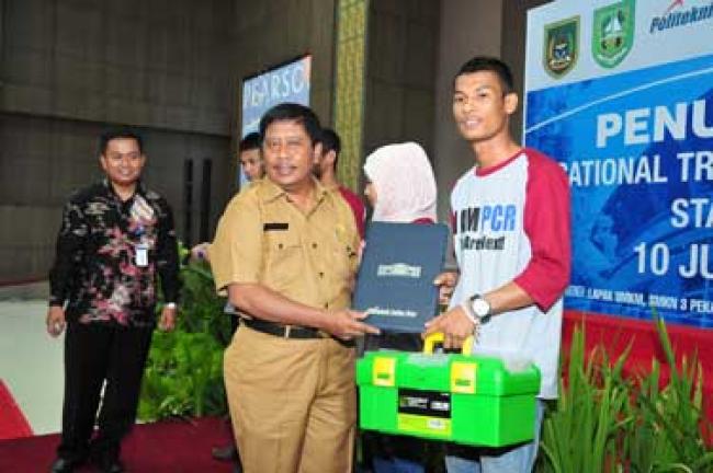 Kadisdisdik Prov Riau Hadiri Training Vote 2014