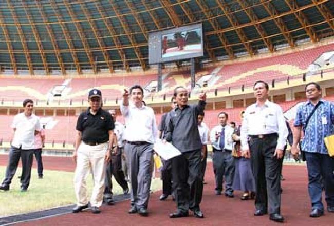 Gubri Kunjungi Stadion Utama Riau