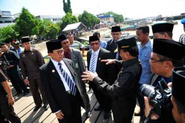 Gubri Tinjau Pasar Tembilahan