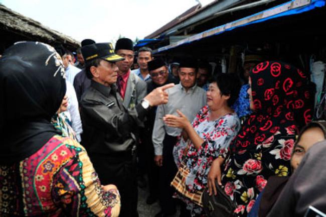 Gubri Tinjau Pasar Tembilahan