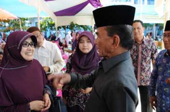 Kunjungan Gubri di Pesantren Daarun Nadah Thawalib Bangkinang.