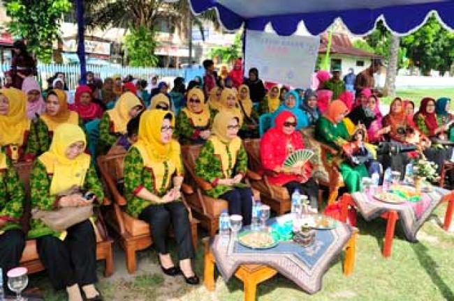 Ibu Gubri Buka Pasar Murah Ramadhan 1435 H