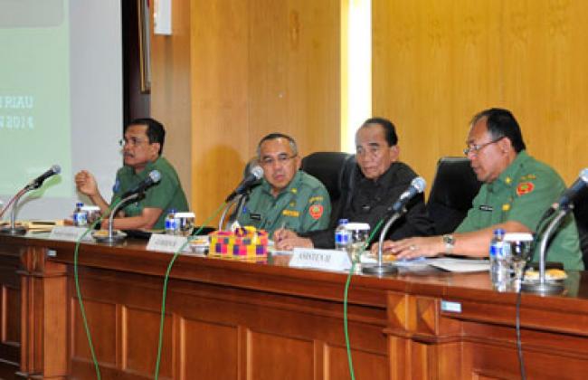 Rapat Realisasi APBD dan APBN 2014