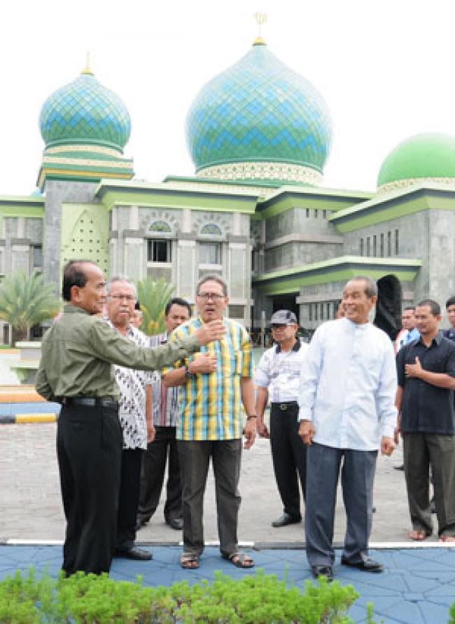 Gubri Meninjau Masjid Agung Annur Pekanbaru