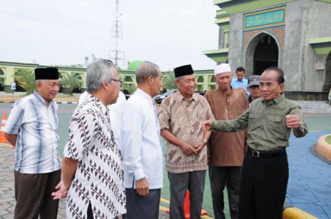 Gubri Meninjau Masjid Agung Annur Pekanbaru