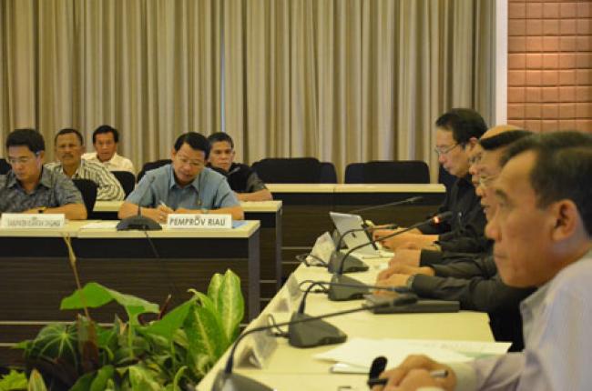Sekda Prov Riau Hadiri Rapat dengan Kemenko Kesra RI