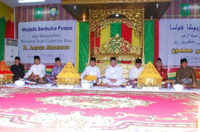 Majelis Buka Puasa LAMR dengan Gubri