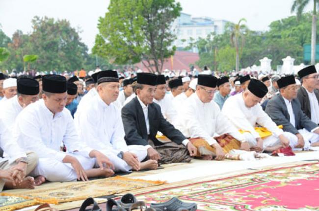 Sholat Ied di Mesjid Annur