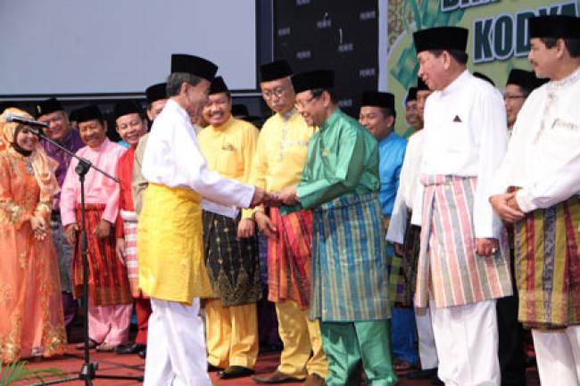 Pengukuhan IKA-INHU 2014-2018 dan Halal Bihalal Masyarakat Inhu