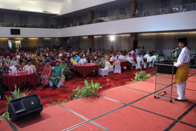 Pengukuhan IKA-INHU 2014-2018 dan Halal Bihalal Masyarakat Inhu