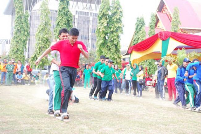 Sekda Buka Lomba lomba dalam rangka HUT RI