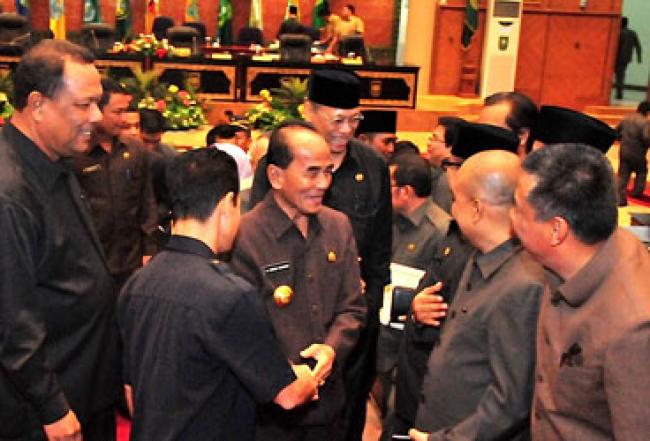 Paripurna DPRD Tentang APBD Perubahan 2014