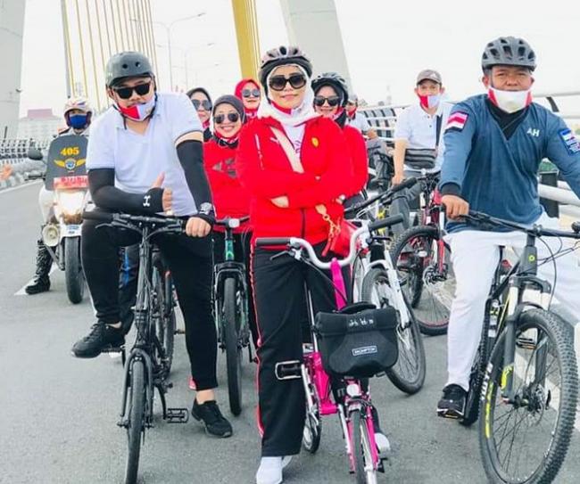 Semarak HUT RI ke-75, DPRD Pekanbaru Gelar Gowes Sehat Plus Kampanyekan Penggunaan Masker