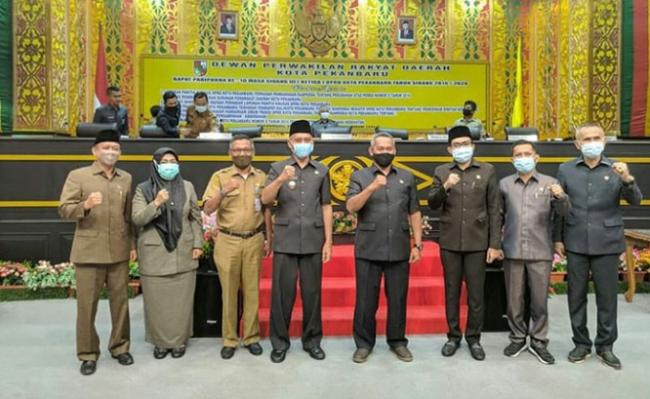 Wakil Walikota dan DPRD Kota Pekanbaru Sahkan Perda Pembentukan dan Susunan Perangkat Daerah Kota Pekanbaru