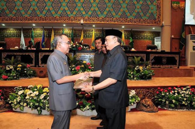 Wagubri Hadiri Paripurna Penyampaian RPJMD Tahun 2014-2015