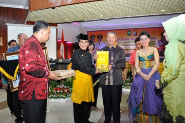 Gubri, Wagubri dan Sekda Hadiri Pisah Sambut Kapolda Riau