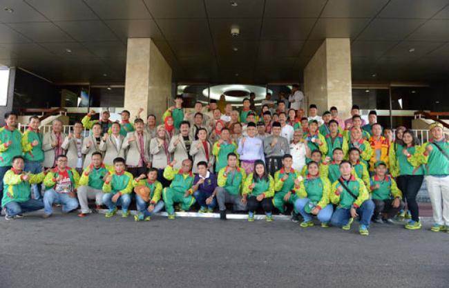 Gubri Sambut Kedatangan Kontingen PON XIX Prov Riau