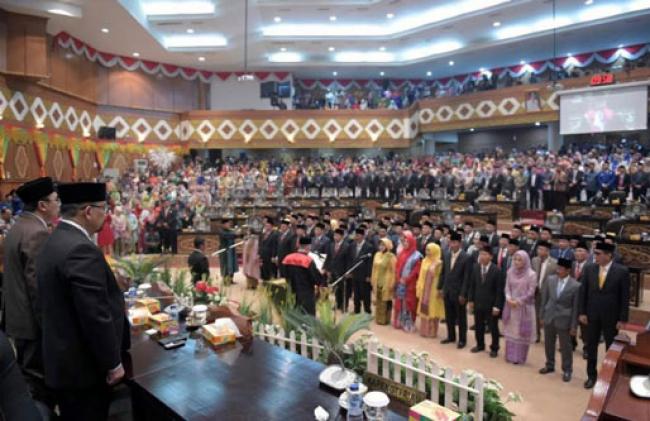 Empat Pimpinan DPRD Riau Periode 2019-2024 Resmi Dilantik