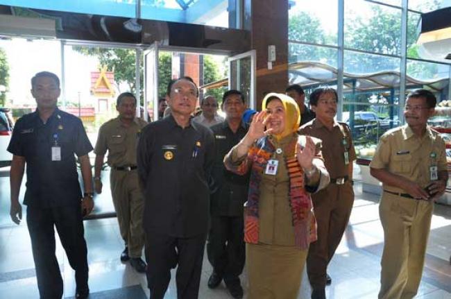 Pj Gubri Sidak ke RSUD Arifin Ahmad