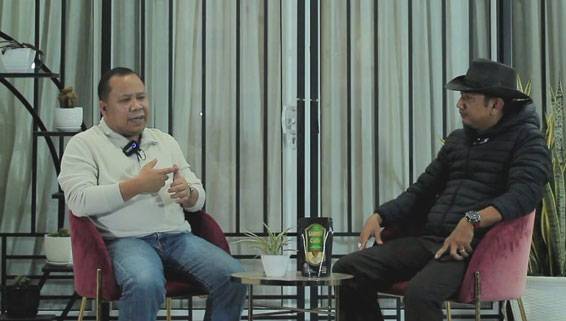 Mengunggah Tema "IRWAN MULAI KEMAK" Sang Mantan Bupati Meranti Hadir di Podcast DORAK FM