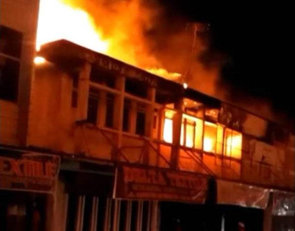 Jelang Malam Pergantian Tahun, 6 Ruko di Belakang Sukaramai Trade Center Terbakar