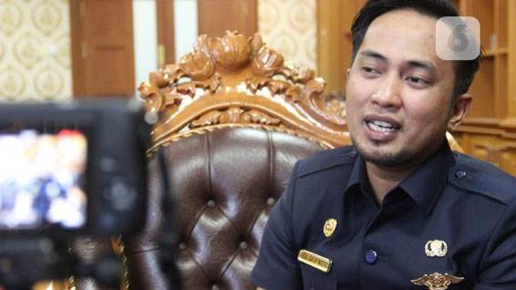 KPK Tahan Bupati Penajam Paser Utara Abdul Gafur Masud
