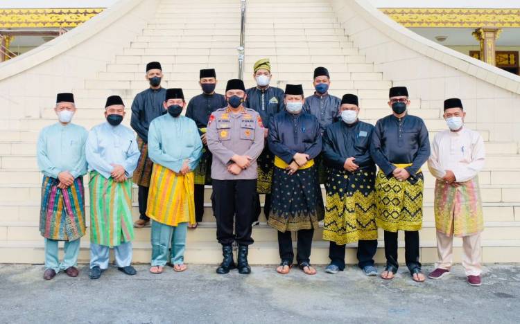 Lanjutkan Agenda Silaturahmi ke LAMR, Kapolda Irjen M Iqbal Siap Bersinergi Untuk Masyarakat Riau