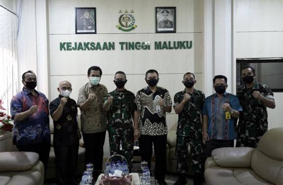 Tingkatkan Sinergitas, Pangdam Temu Bincang Kajati Maluku