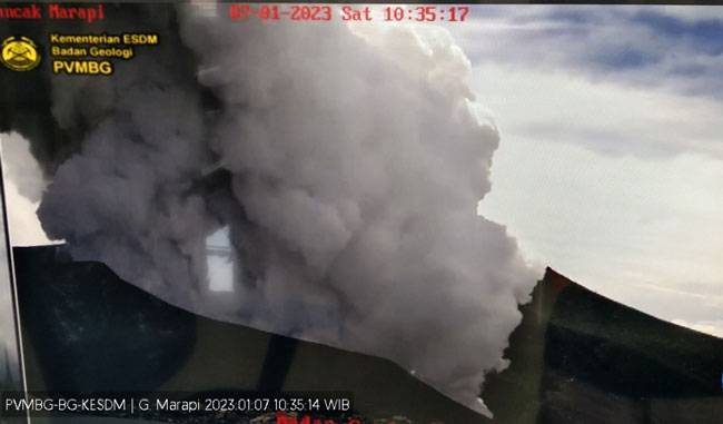 Gunung Marapi Erupsi, Masyarakat Dilarang Memasuki Radius 3 Kilometer