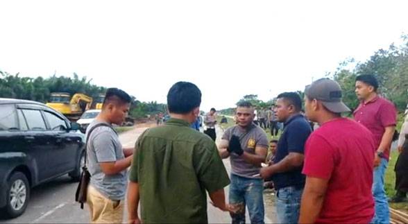 Penyerangan Pam Swakarsa PT DSI Picu Bentrok Berdarah di Dayun
