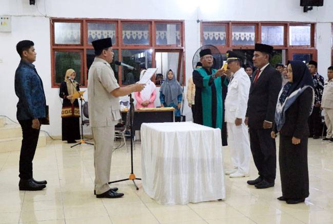 Plt Bupati Kuansing Lantik Camat KHS