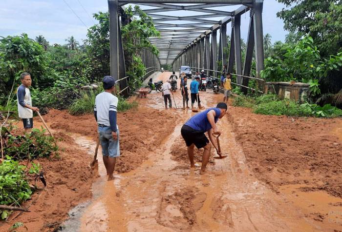 Pemkab Kuansing Siagakan Alat Berat Antisipasi Longsor di Hulu Kuantan