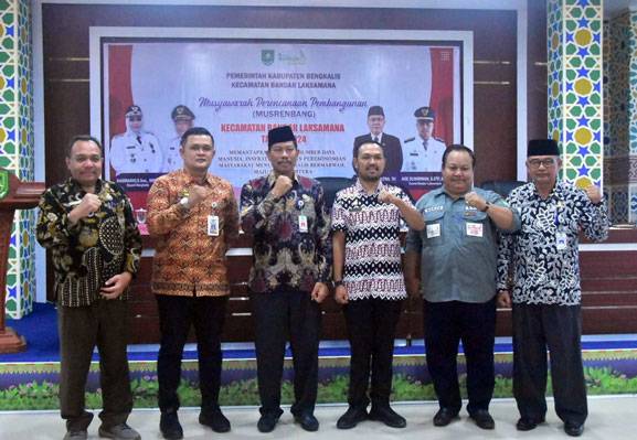 Bupati Kasmarni Tegaskan Perangkat Daerah untuk Rekam Usulan Desa di Kecamatan Bandar Laksamana